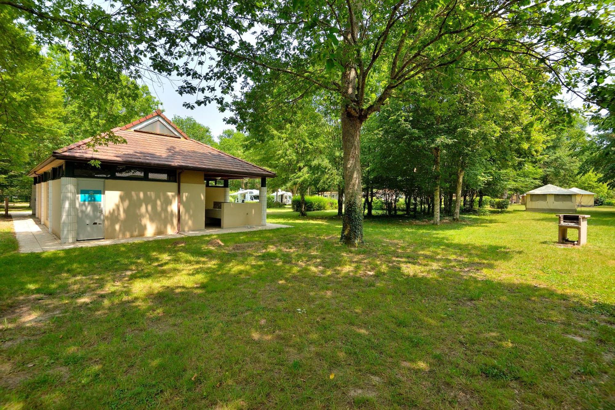 Camping Etang De La Vallee Combreux Екстер'єр фото