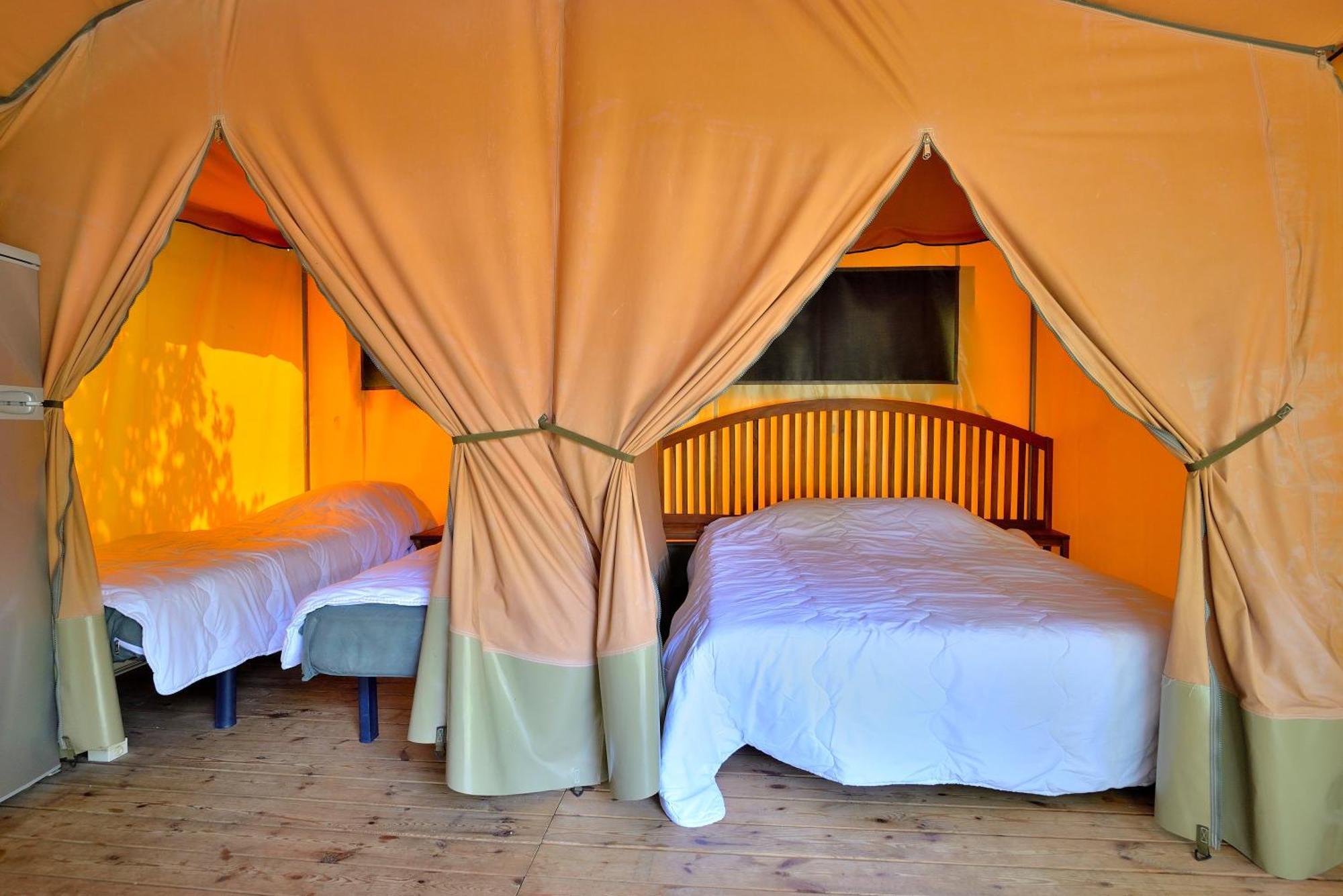 Camping Etang De La Vallee Combreux Номер фото