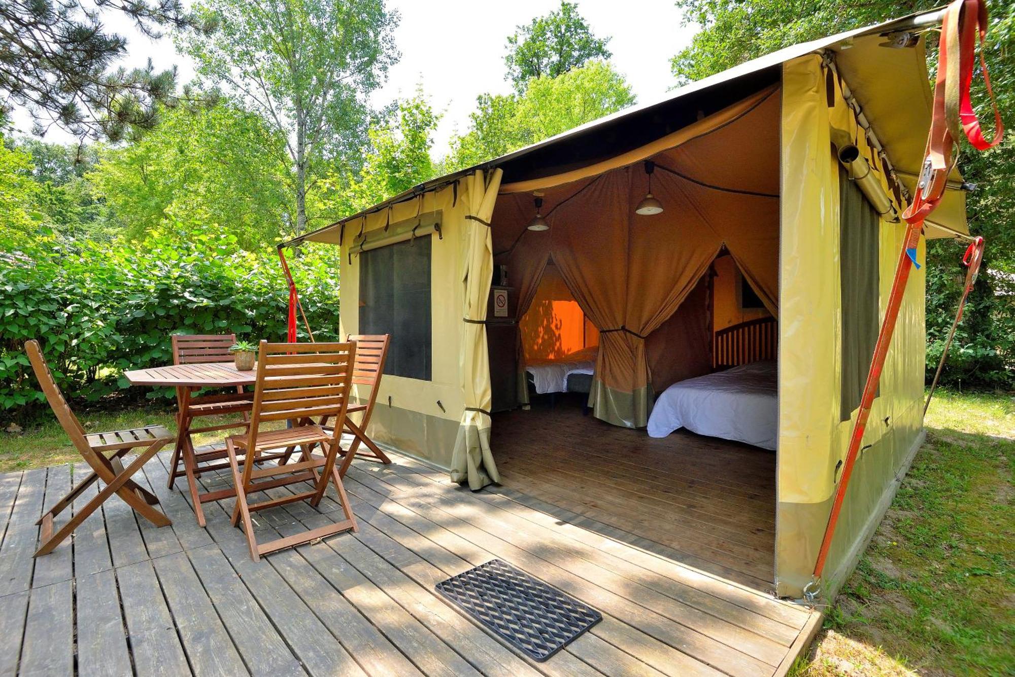 Camping Etang De La Vallee Combreux Номер фото
